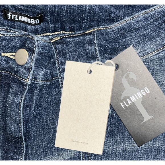 NWT Flap Pocket Mid-Rise Flared Jeans Small 28"x30" - Picture 6 of 7